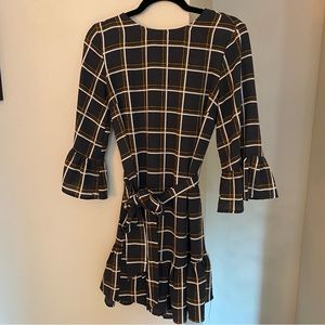 Le Lis gray plaid dress